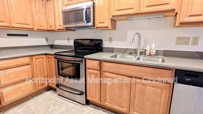 Building Photo - 2132 Gilbert Ave