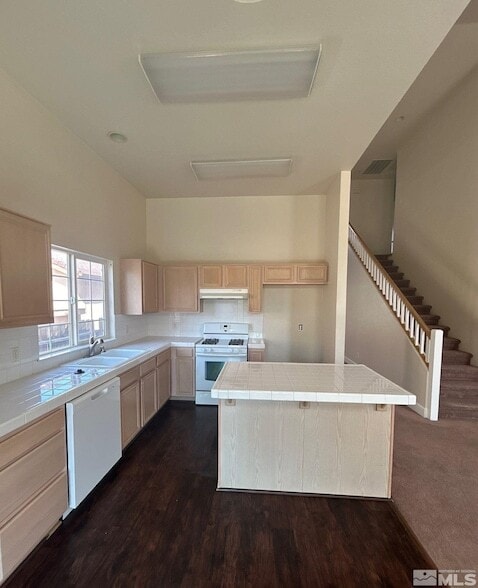 Building Photo - 1465 Ridge Point Dr