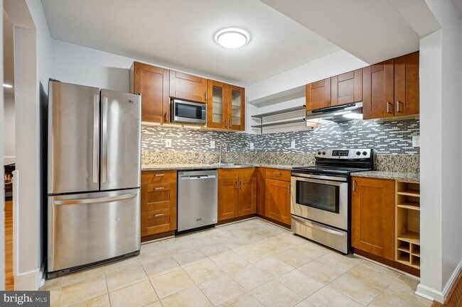 Building Photo - 6020 Forrest Hollow Ln