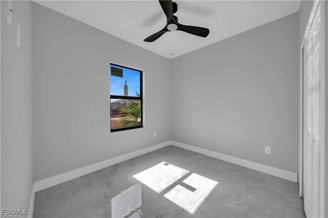 Foto del edificio - 317 NW 17th Pl