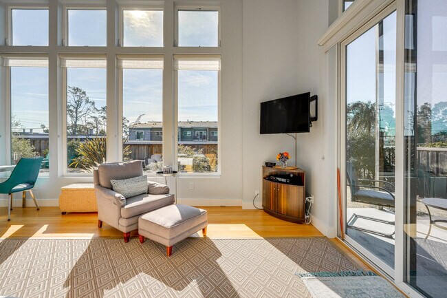 Foto del edificio - 157 Avenue Portola-SI ID1304953P