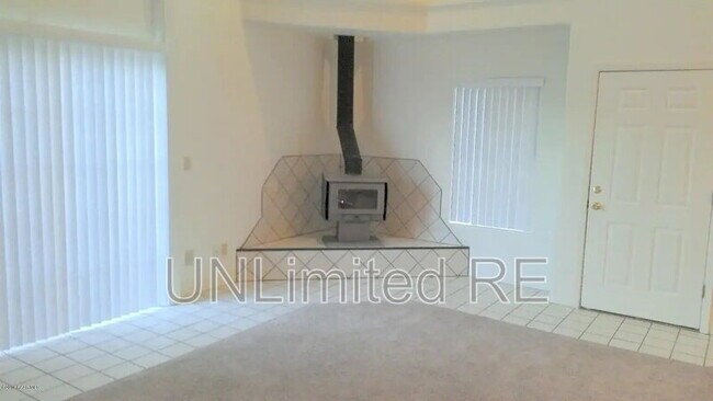 Foto del edificio - 3285 N Hedgewood Dr
