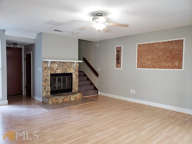 Building Photo - 305 Millers Trace Dr