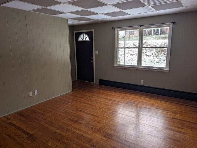 Building Photo - 2138 Mountain View Ave