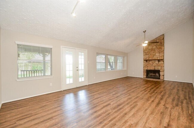 Building Photo - 14314 Moorfield Dr