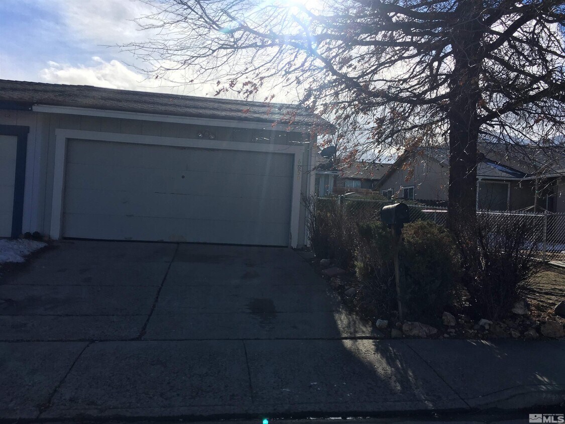 Building Photo - 6650 Lotus St