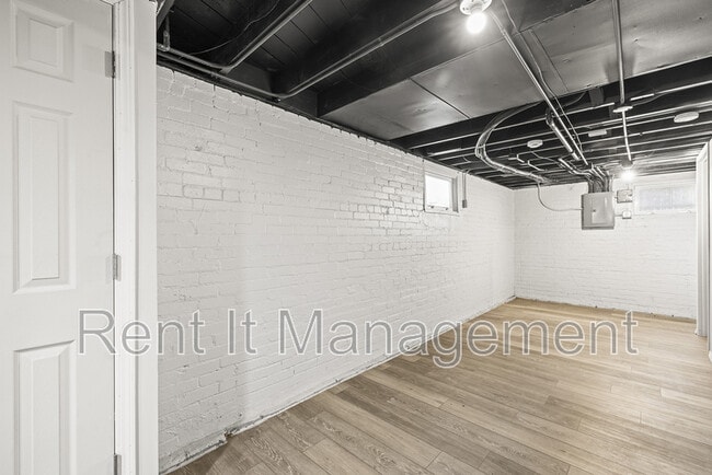 Building Photo - 2816 N 19th Ave