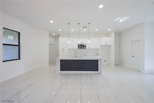 Building Photo - 2604 73rd St W