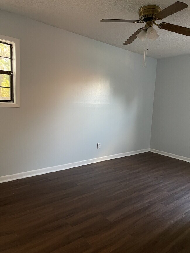 Building Photo - "Charming 3-Bedroom Home in Jonesboro - Co...