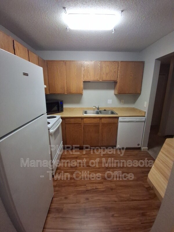 Foto del edificio - 3850 Plymouth Blvd