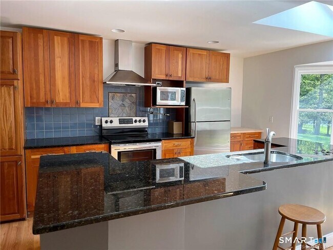 Building Photo - 231 Rivergate Dr