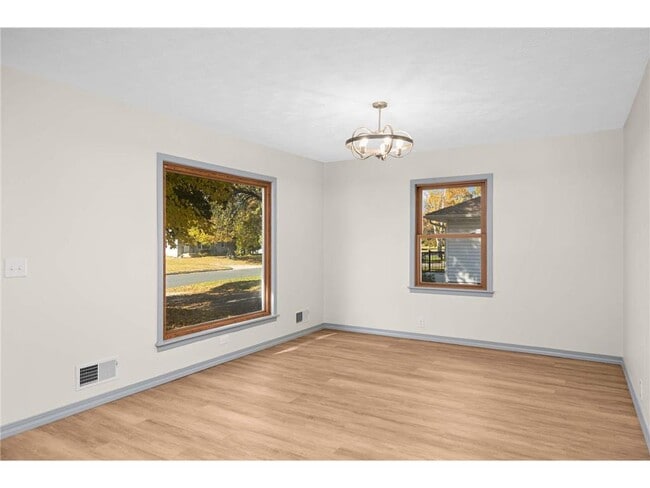 Foto del edificio - 6724 Scott Ave N