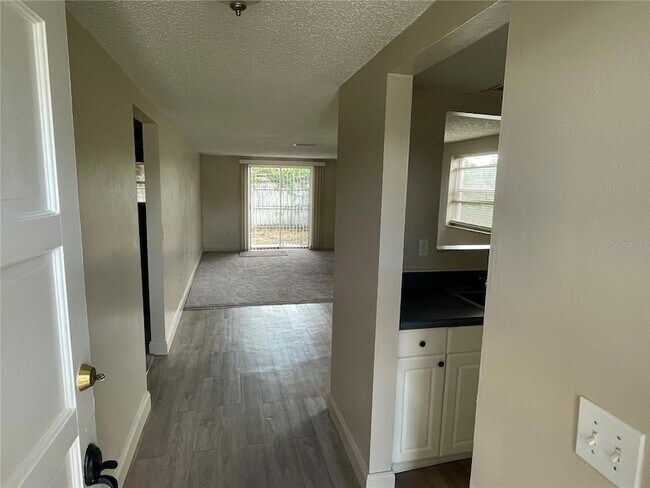 Foto del edificio - 4126 Shoreline Dr