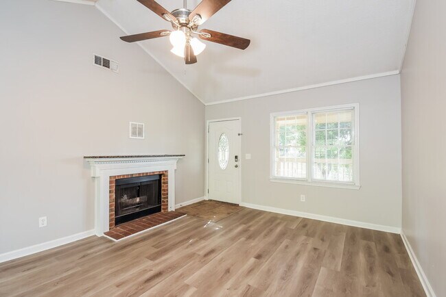 Building Photo - 5976 Lake Lanier Heights Rd