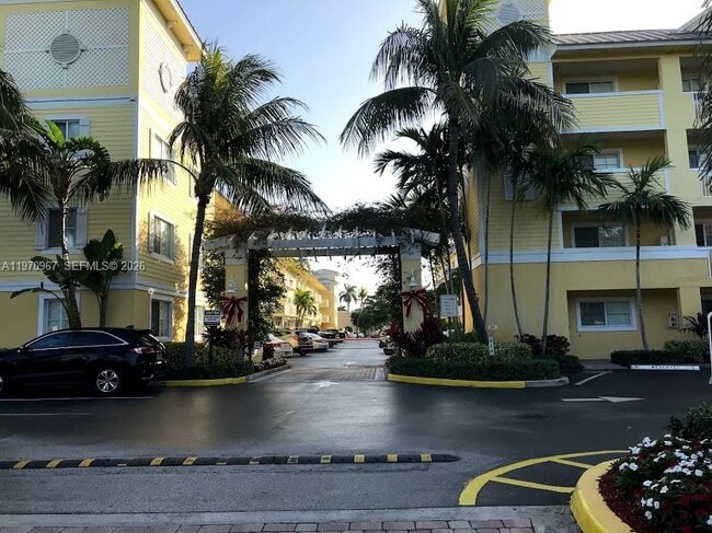 Building Photo - 151 NE 16th Ave