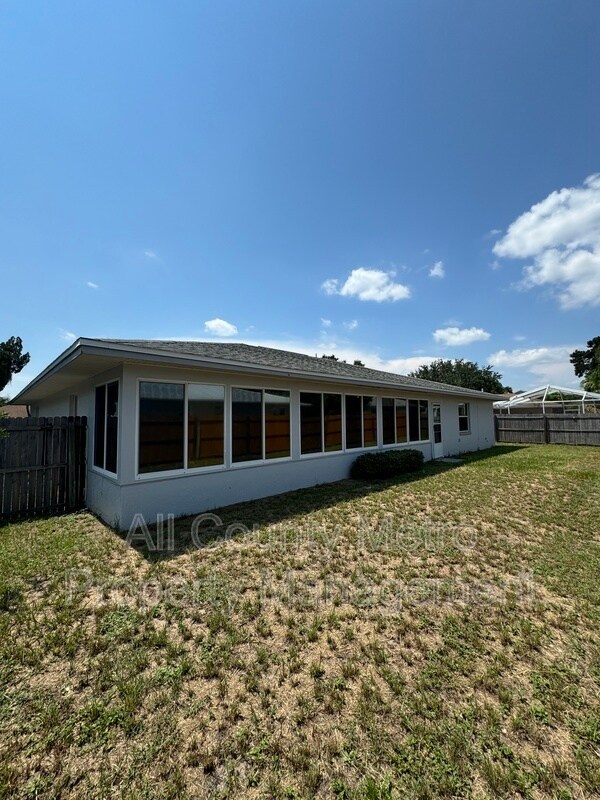 Foto del edificio - 261 Daisy Estates Dr