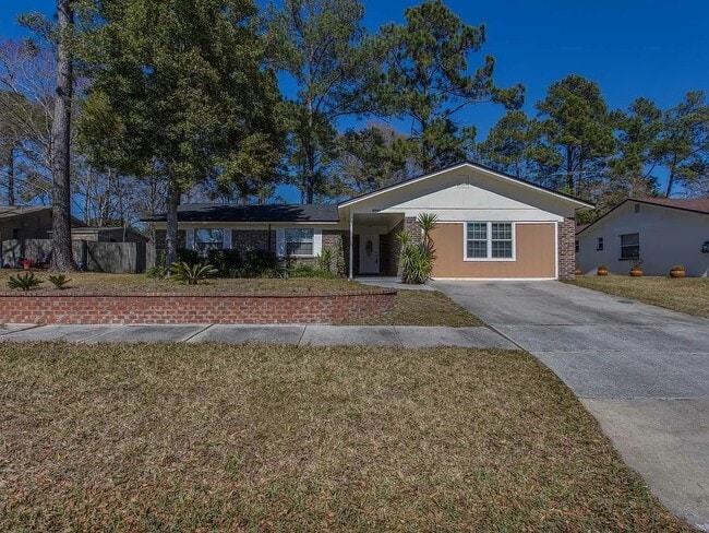 Foto del edificio - 3962 Lake Warren Dr