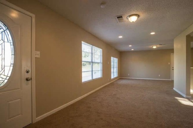 Building Photo - 1030 Chatwood Ln