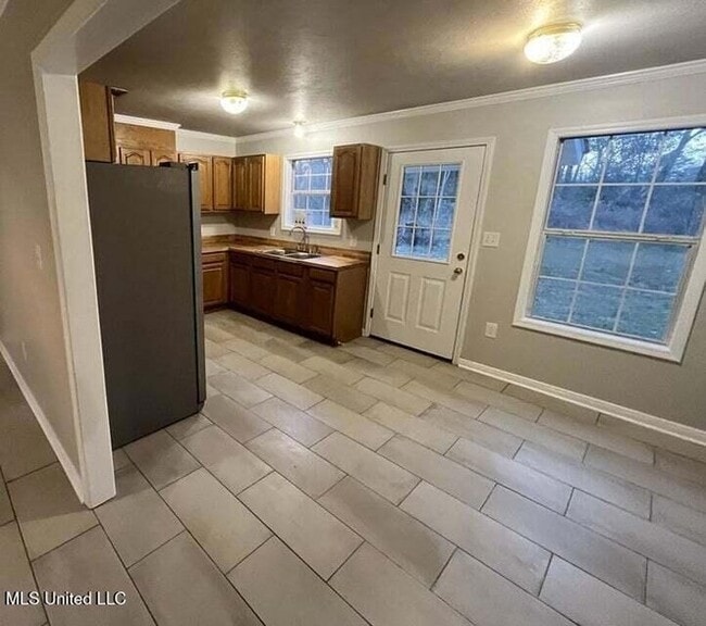 Building Photo - 214 Carter St