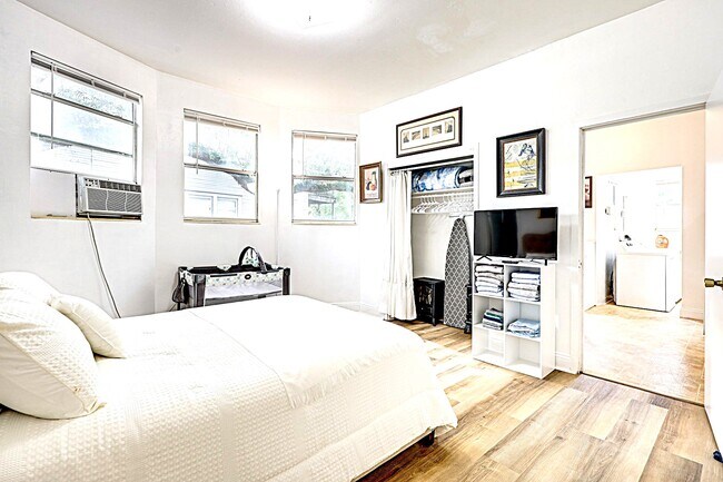 Dormitorio con vista noroeste - 2604 Post St