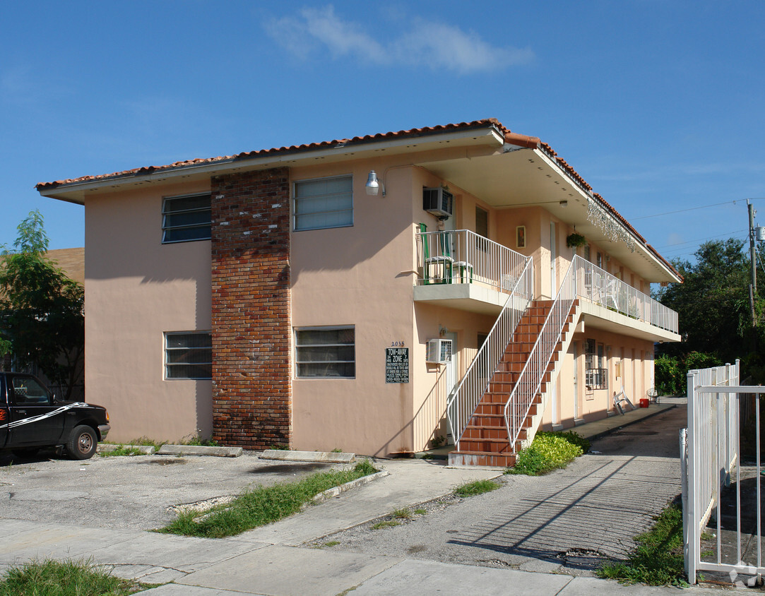 Foto del edificio - Milton Apartments