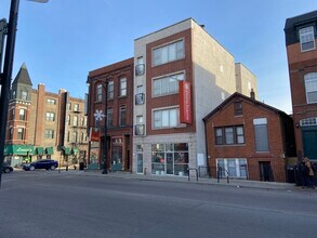 Building Photo - 1837 W North Ave