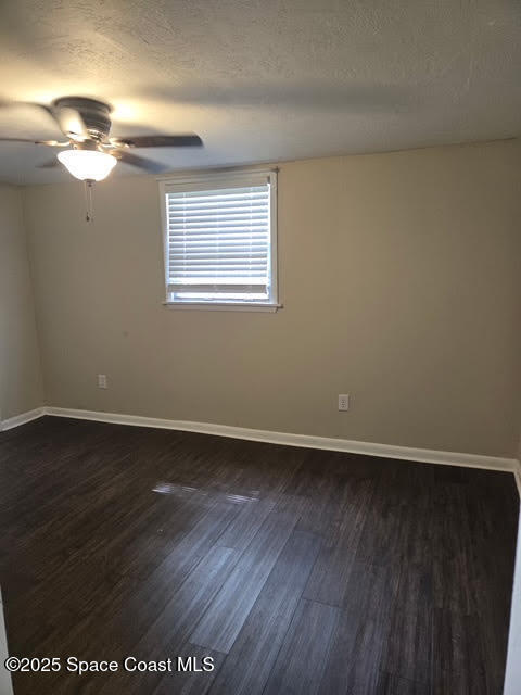 Foto del edificio - 1077 Shares Dr