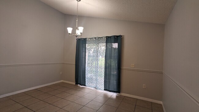 Dining - 448 Delicata Dr