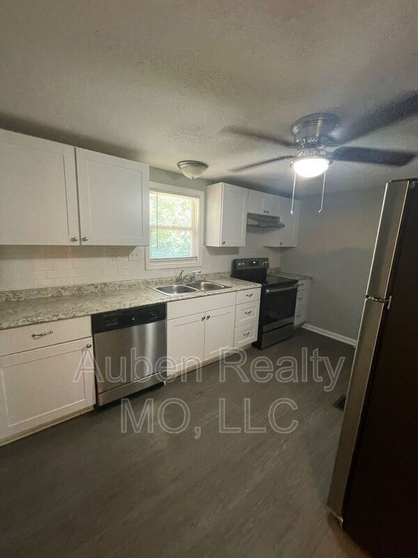 Primary Photo - 5003 N Lister Ave