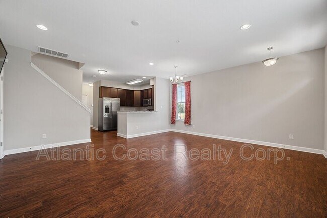 Building Photo - 623 Freeman Dr