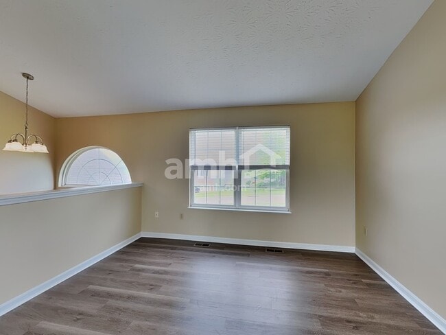 Building Photo - 10324 Fredricksburg Rd