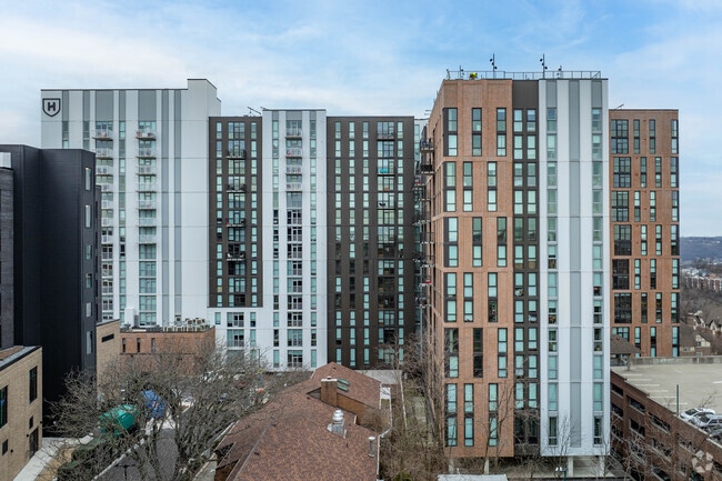 Photo - Hub Cincinnati Apartments