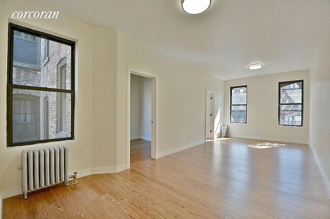 Building Photo - 505 W 122nd St
