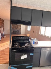 Building Photo - 1128 33rd St SE