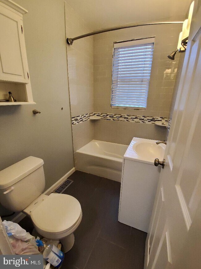 Foto del edificio - 2325 Fairlawn Ave SE
