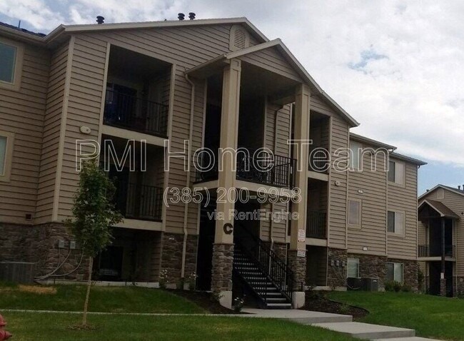 Building Photo - 2510 Charleston Ave