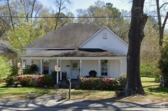 Building Photo - 235 Boulevard