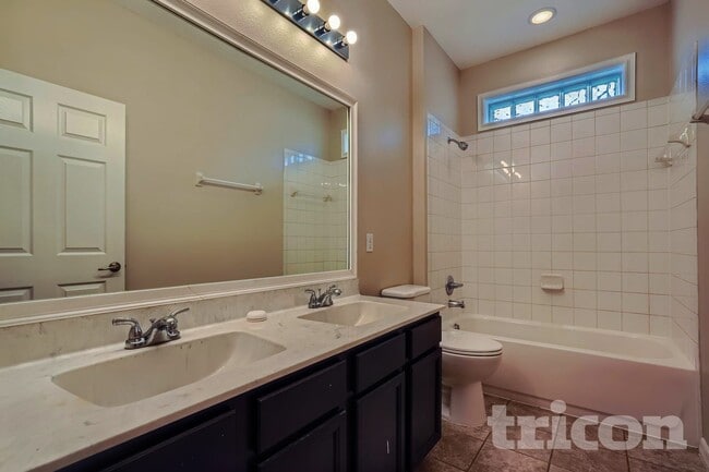 Foto del edificio - 33931 Emerald Pond Loop