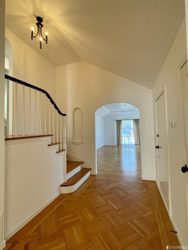 Building Photo - 1100 Eucalyptus Dr