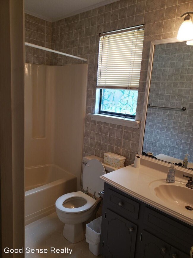 Building Photo - 3 br, 2 bath House - 4352 Roswell Dr