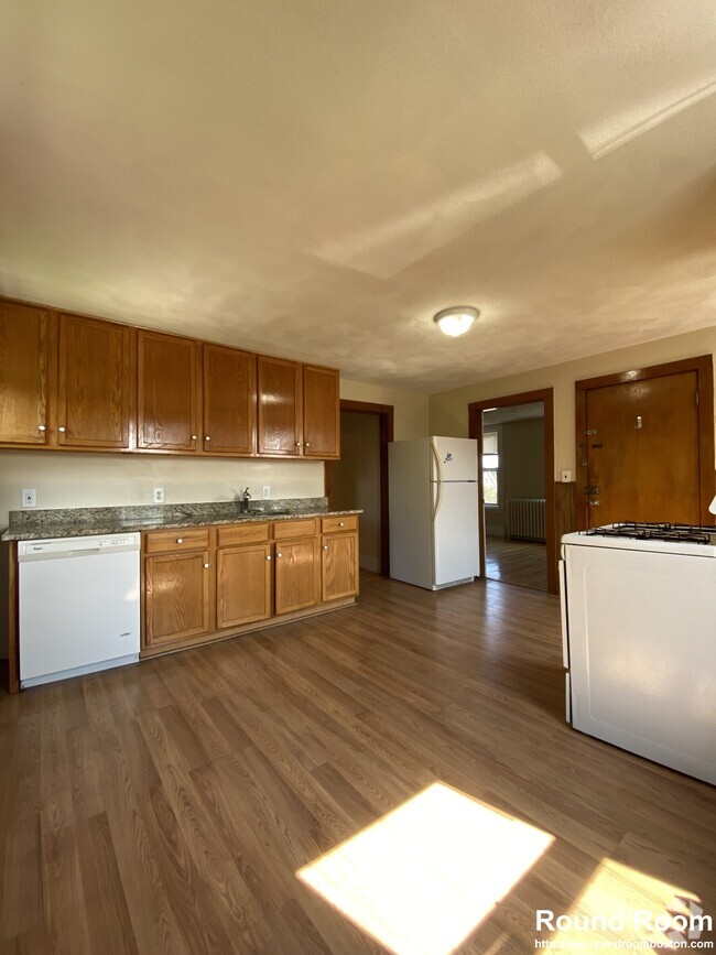 Building Photo - 51 Aldie St