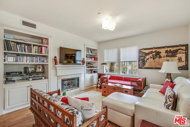 Living Room - 13080 Pacific Promenade