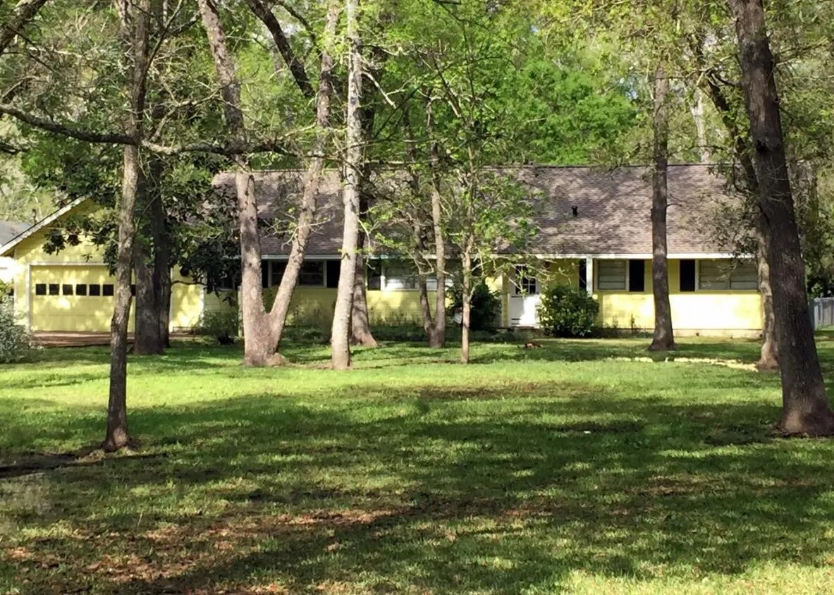 3115 Yupon St, Dickinson, TX 77539 House Rental in Dickinson, TX