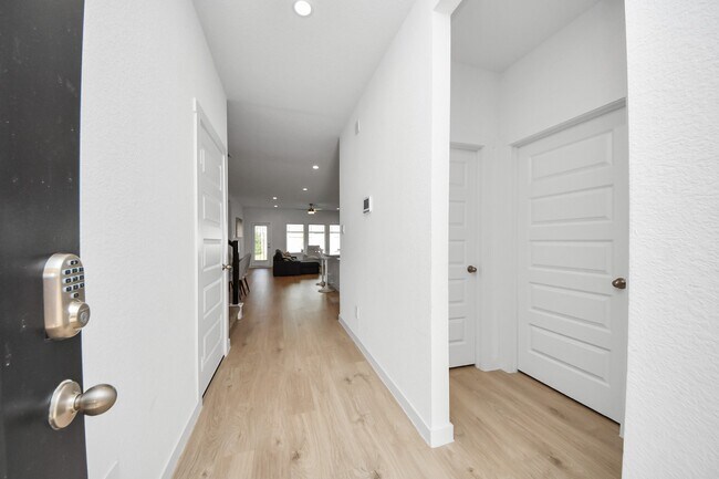 Building Photo - 31815 Kellan Grv Ct