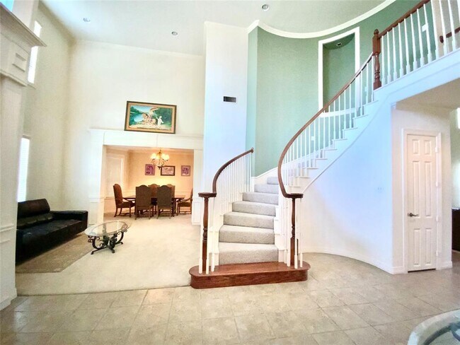 Building Photo - 614 Killarney