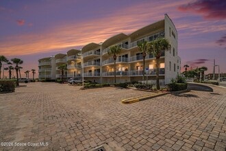 Building Photo - 601 N Miramar Ave