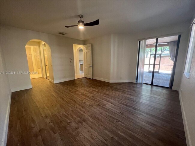 Foto del edificio - 2816 Kinsington Cir