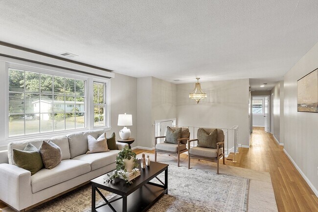 Foto del edificio - 1022 Pleasant St