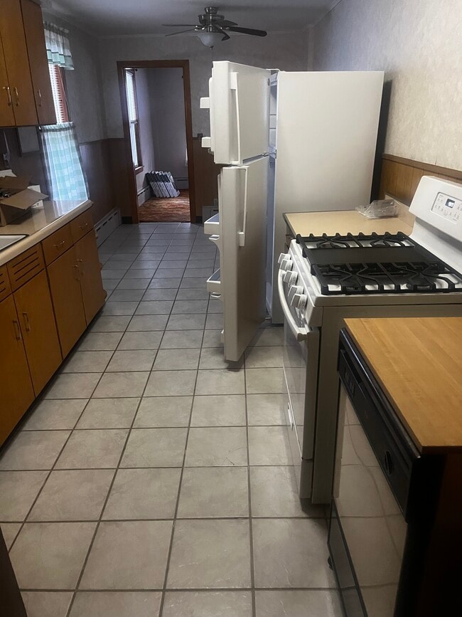 Kitchen - 6967 Main St