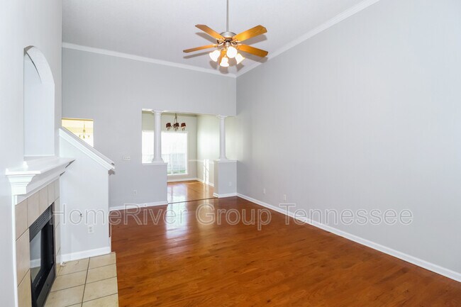 Building Photo - 7859 Fallstone Rd